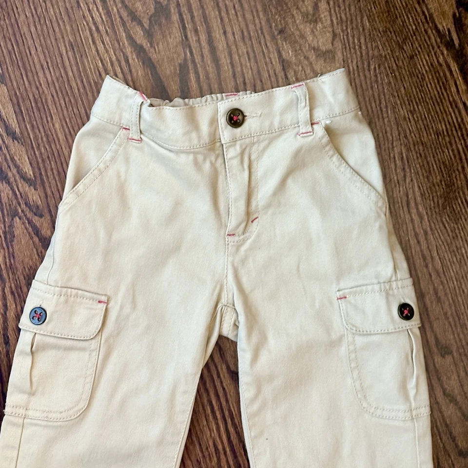 GYMBOREE ~ Pantalones capri recortados caqui 'Duchas de flores' para niñas ~ Talla 8 ~ En muy buen estado ~ SKU140 Foto 2 de 4