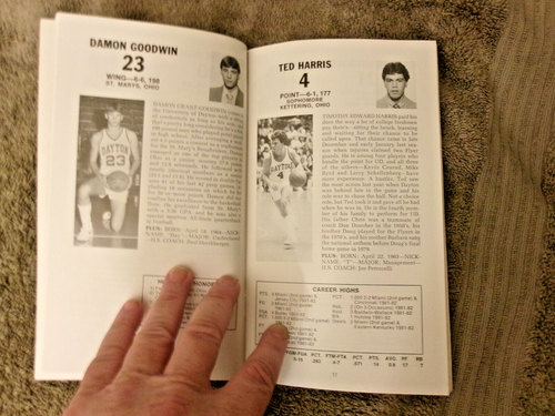 ANNONCE DONOHER ROOSEVELT CHAPMAN 1982-83 GUIDE DES MÉDIAS DE BASKETBALL DAYTON Annuaire - Photo 11/21