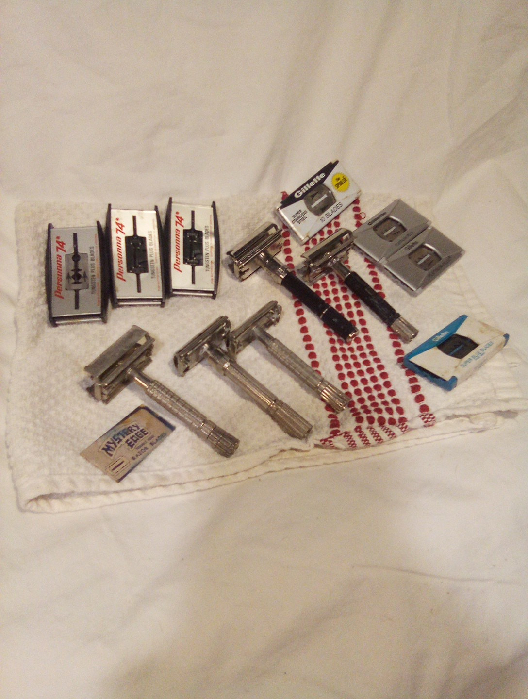 Vintage Lot Gillette razors for men And Blades ...P...