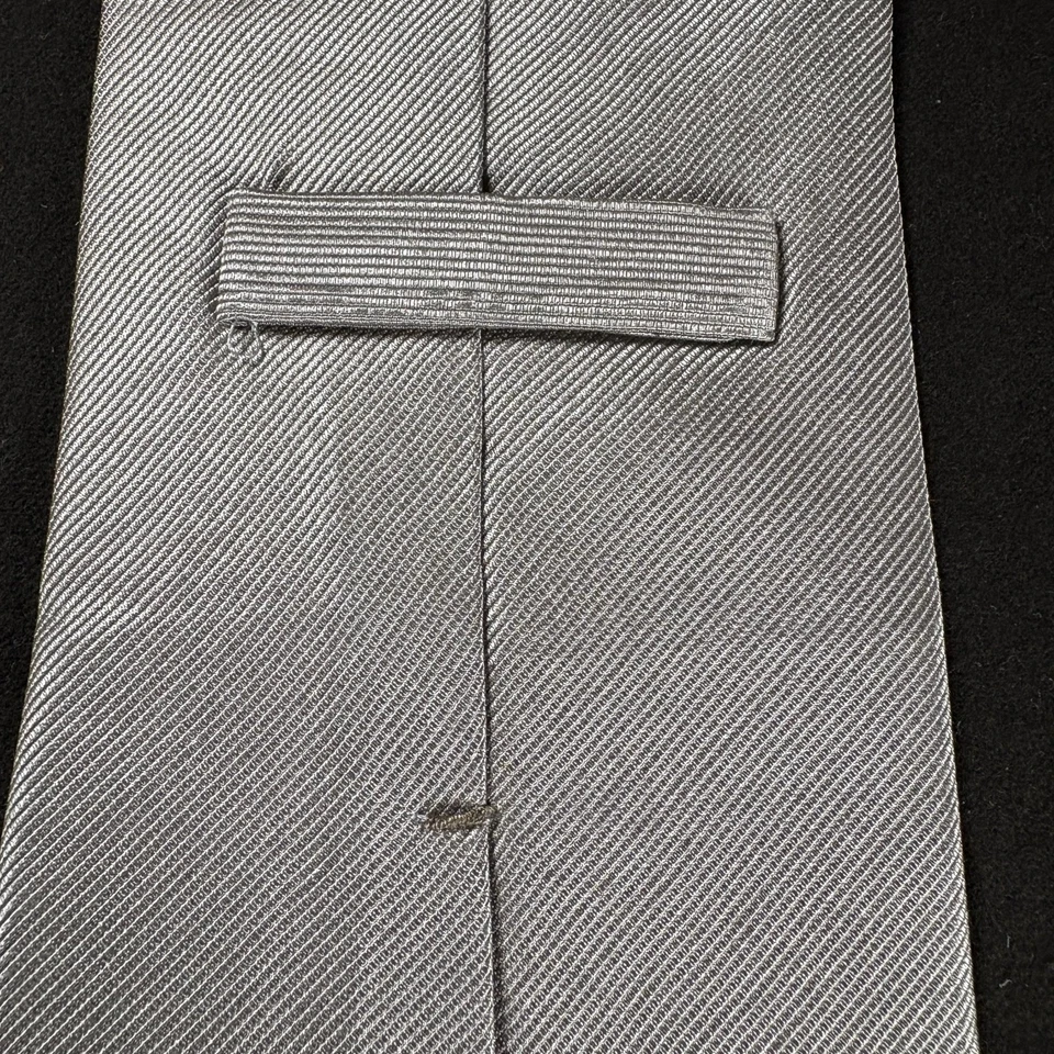 Gravata Giorgio Armani 100% seda prata taupe diagonal costela feita à mão na Itália luxo - Imagem 4 de 4