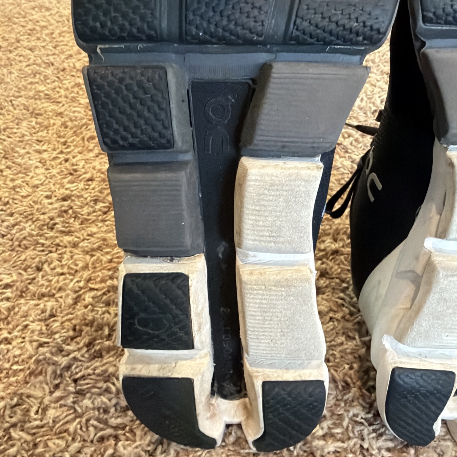 On Cloud Swiss Engineering Cloudflyer 4 Running S… - image 7