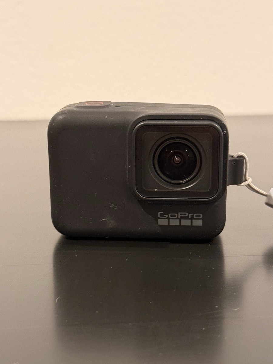 GoPro hero7 Black 本体のみ GoPro HERO7 Black Action Camera Bundle w/ Case, Grip, Mounts, USB