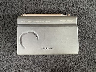 Sony ICF SW100 World Band Receiver FM MW LW SW SSB Radio Clamshell TESTED WORKS