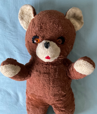 Knickerbocker Animals of Distinction Brown Teddy Bear Red Tongue