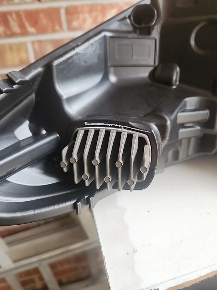 2017/19 L/R Ford Fusion Complete With Control Modulars Brand New Genuine Ford - Image 4 of 4