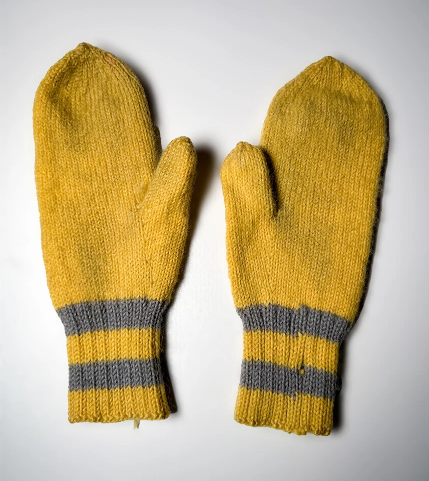 Par de mitones largos de lana para niños de 1900 amarillo gris a rayas puño hecho a mano MCM SEGUNDA GUERRA MUNDIAL Foto 3 de 4