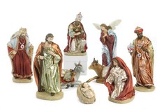 Set Presepe 30.8 cm 9 Soggetti in Resina con Vestiti Effetto Tessuto