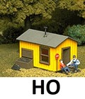 Ho Scale - Trackside Shanty Building Kit with Checker Players, Atl-702