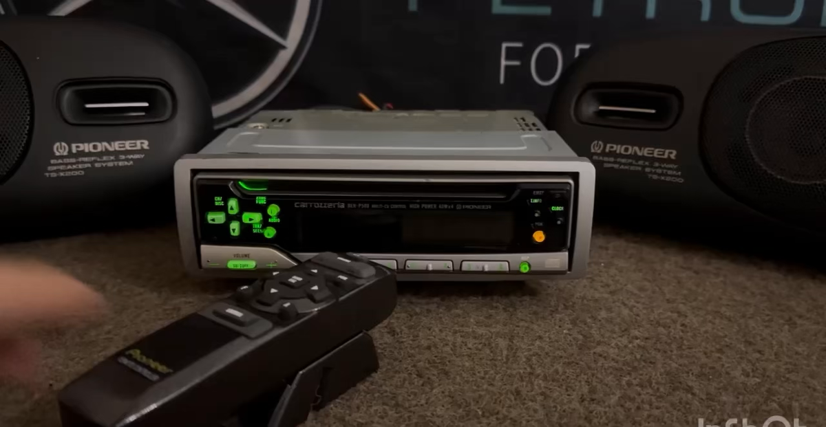 PIONEER CARROZZERIA DEH-P500 Car Radio CD Receiver Old PIONEER CARROZZERIA DEH-P500 Car Radio CD Receiver Old