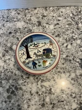 VILLEROY & BOCH Naif Christmas porcelain round lidded trinket box 3”