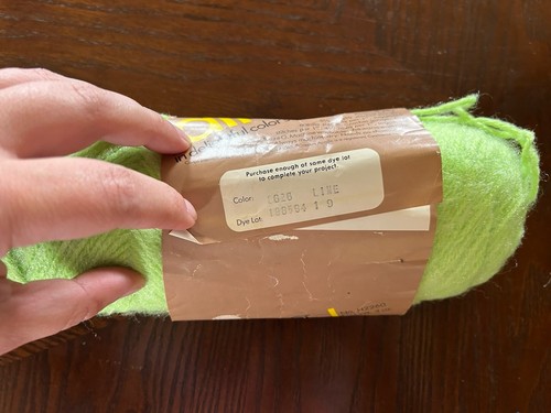 Caron Dazzle Aire Yarn 2626 Lime Green DL 21607320 Creslan Nylon 4 PLY 3 oz VTG - Picture 2 of 3