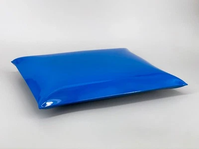 * METALL KISSEN SKULPTUR KUNSTOBJEKT BLAU HYDROFORMING POP ART - Bild 1 von 4