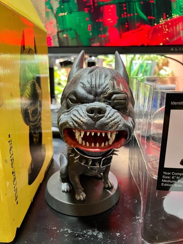 Cyberpunk 2077 V's Armaturenbrett Cyberdog