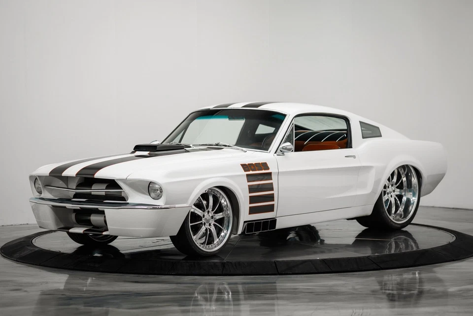 Ford Mustang 1967 "The Boss" diseño Kindig-it fastback personalizado Foto 3 de 4
