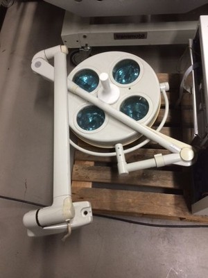 Hereaus Oslo OP-Lampe (Wandmontage) Baujahr k.A. orlamps oplampen