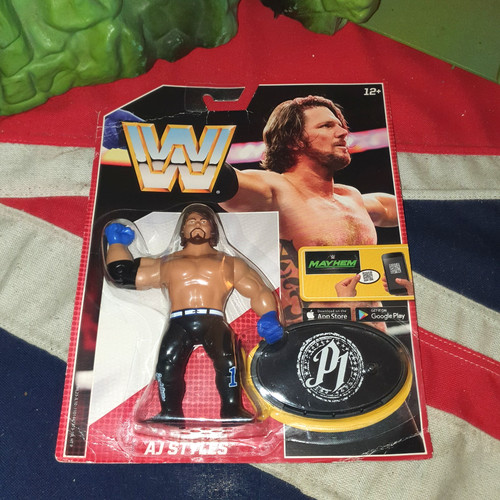 WWE Retro Wrestling Action Figures THE PHENOMENAL ...