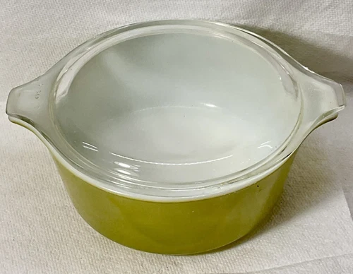 Vintage Pyrex Casserole Dish with Lid 1 1/2 pt.Solid Avocado Green 472