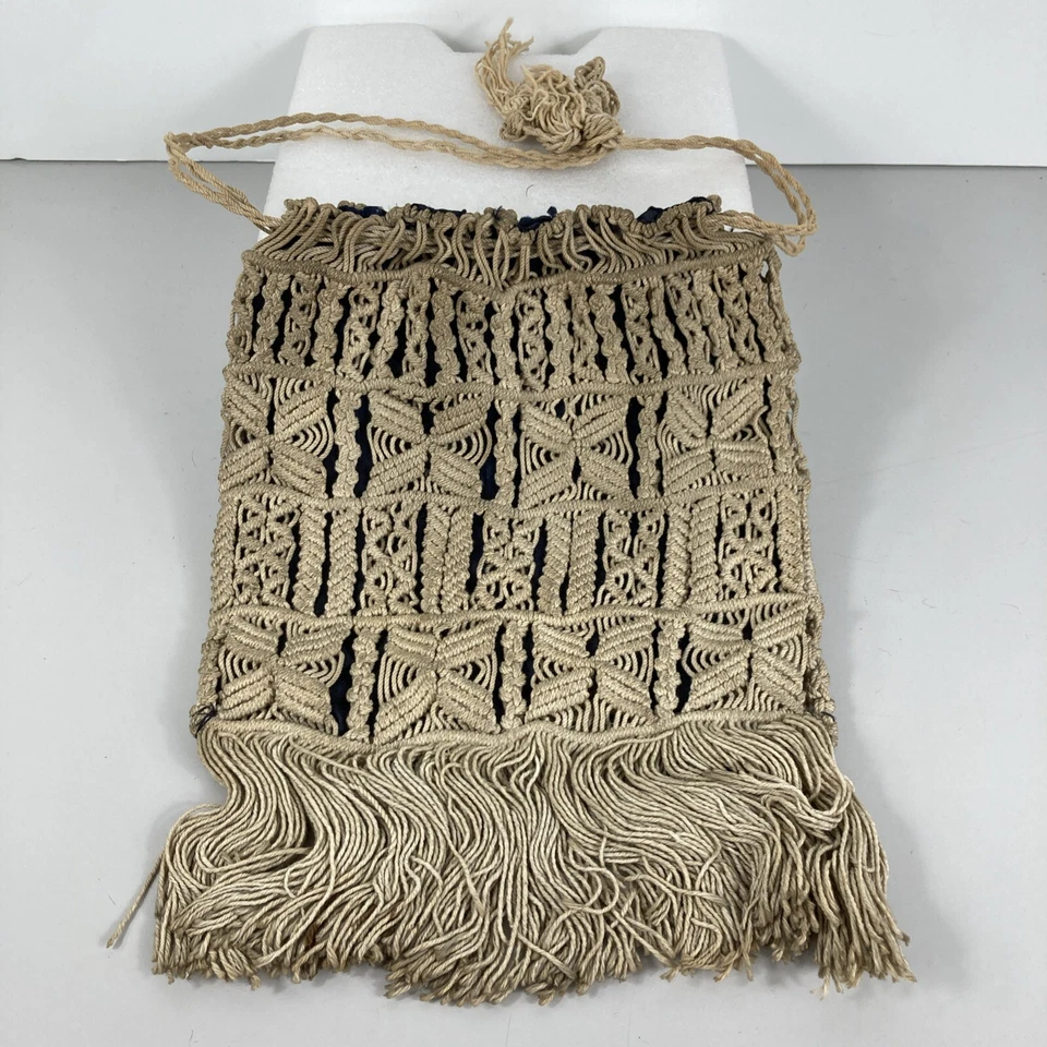 Antiguo bolso de mano con cordón de macramé azul forrado de seda flecos cuerda anudada Foto 2 de 4