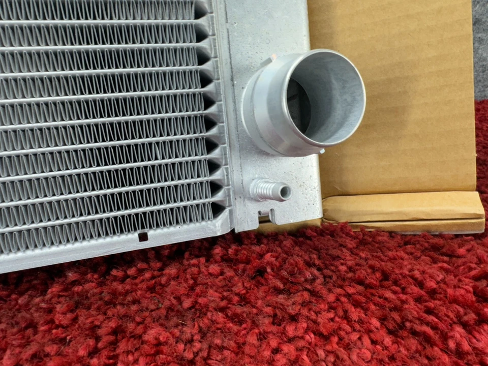 Conjunto de radiador de refrigeración principal delantero BMW E60 E63 E64 N62 OE BEHR 118K Foto 4 de 4