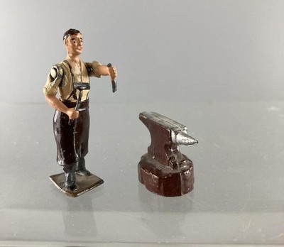 VINTAGE BRITAINS BLACKSMITH BLEIFIGUR ''FARRIER WITH AMVIL'' BESCHÄDIGUNG AN 1 HAND
