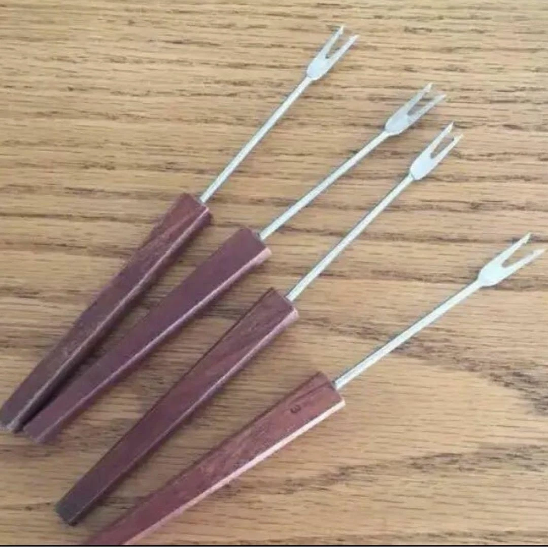 Le Creuset Fondue Forks, 4 pieces, wooden handles
Opens in a new window or tab