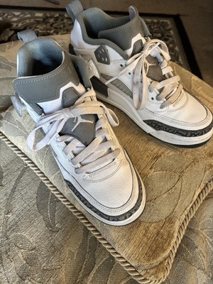 Air Jordan Spizike Low Cool Grey Kids 6.5Y. Barely used, Great shape!