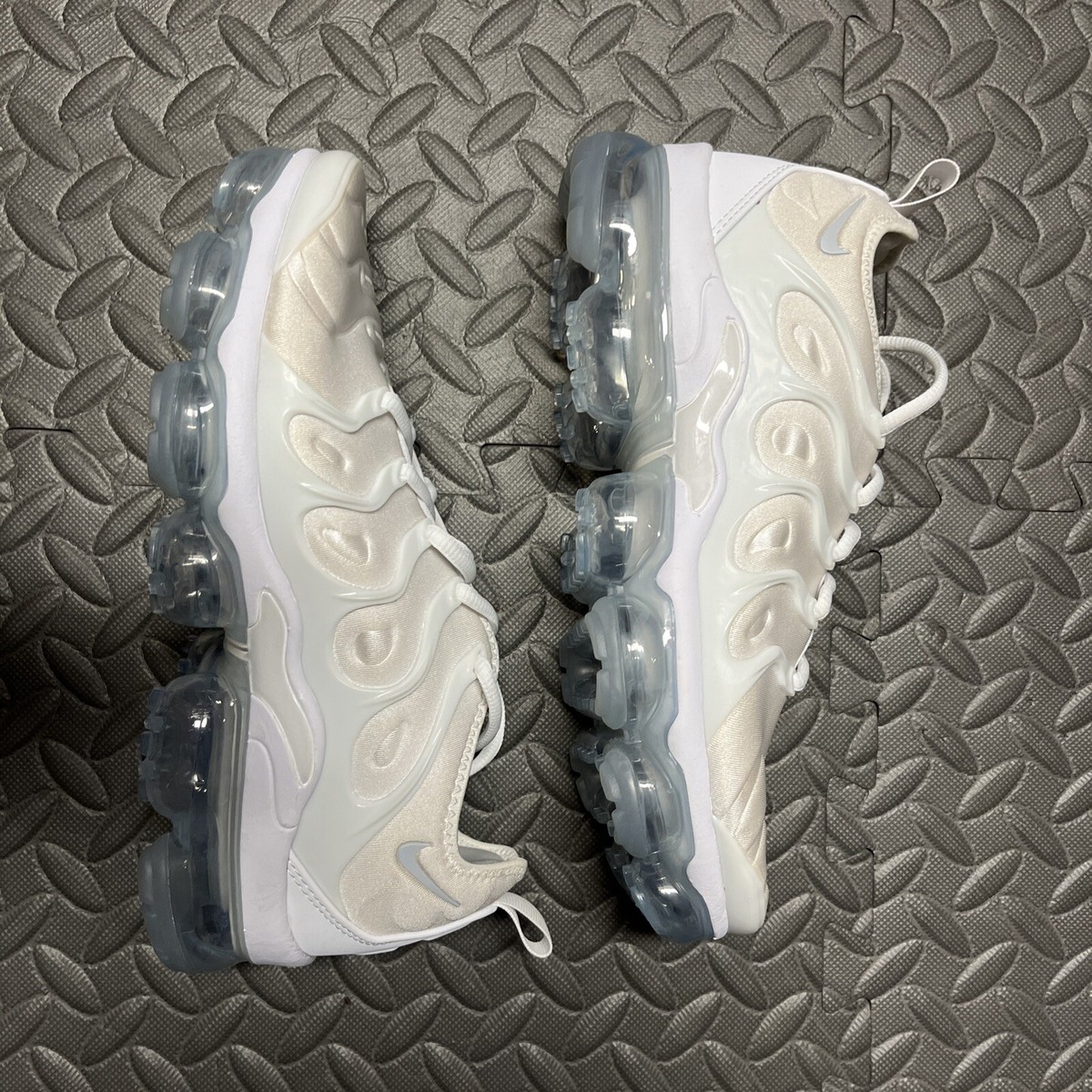 Nike Air Vapormax Plus Triple White Platinum 924453-100 Men 