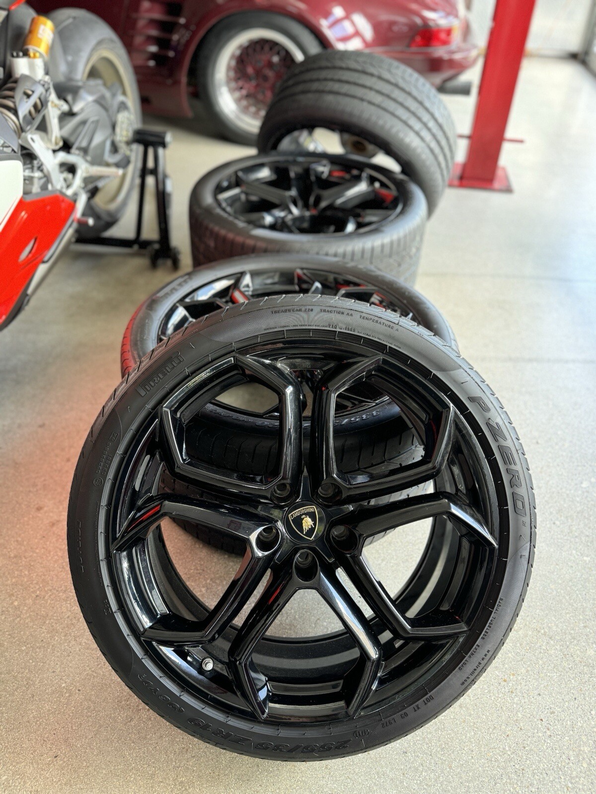 19”- 20”  Lamborghini Aventador Factory OEM Black  *PERFECT*Wheel Rim 470601017N