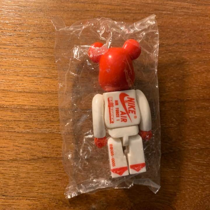 BE@RBRICK 100% NIKE AIR Force 1 secret of series 5 MEDICOM BE@RBRICK 100% NIKE AIR Force 1 secret of series 5 MEDICOM