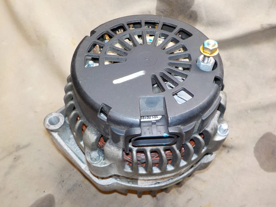 01-04 Chevy Silverado 2500 HD 6.6 LB7 diesel alternator - Image 3 of 3