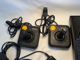 Atari 2600 Console Bundle w/ 2 Joysticks, 2 Paddle Controllers & game &ndash; Tested 