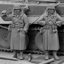 1/35 Resin Figure WWII US Infantrymen Winter 2 Figures Unpainted Unassembled