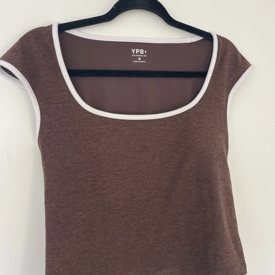 Top manga gorra Abercrombie YPB dailySOFT marrón con ribete blanco talla mediana Foto 3 de 4