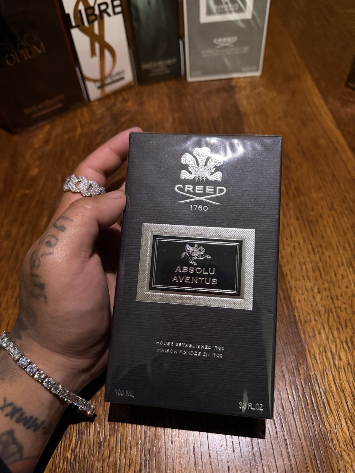 Creed Absolu Aventus Eau de Parfum Spray 100 ml / 3.3 fl oz Fragrance Perfume