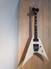 ESP Arrow E-Gitarrenkörper Seymour Duncan Floyd Rose V-Form gebraucht