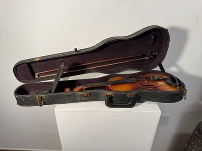 ヴァイオリン 4/4 4/4 Acoustic Violin IPS 398 with Ornate Tailpiece, Bow, and Hard