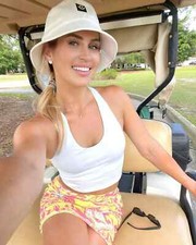 BEAUTIFUL KARIN HART 8X10 Photo