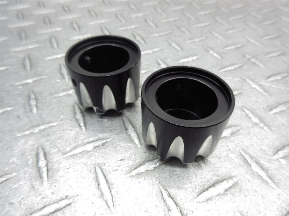 2017 Harley Davidson FLHTK 超限量前轴螺栓销盖装饰一对 — 第 4/4 张图片