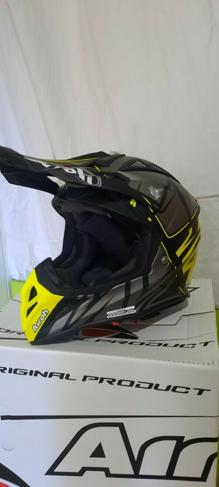 Casco motocross AIROH AVIATOR 2.2 GIALLO E NERO TAGLIA XS omologato in carbonio