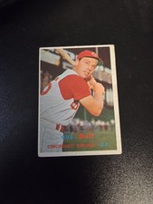 Topps 1957 Cincinnati Redlegs - Gus Bell #180, Tom Acker #219 card Lot (2)