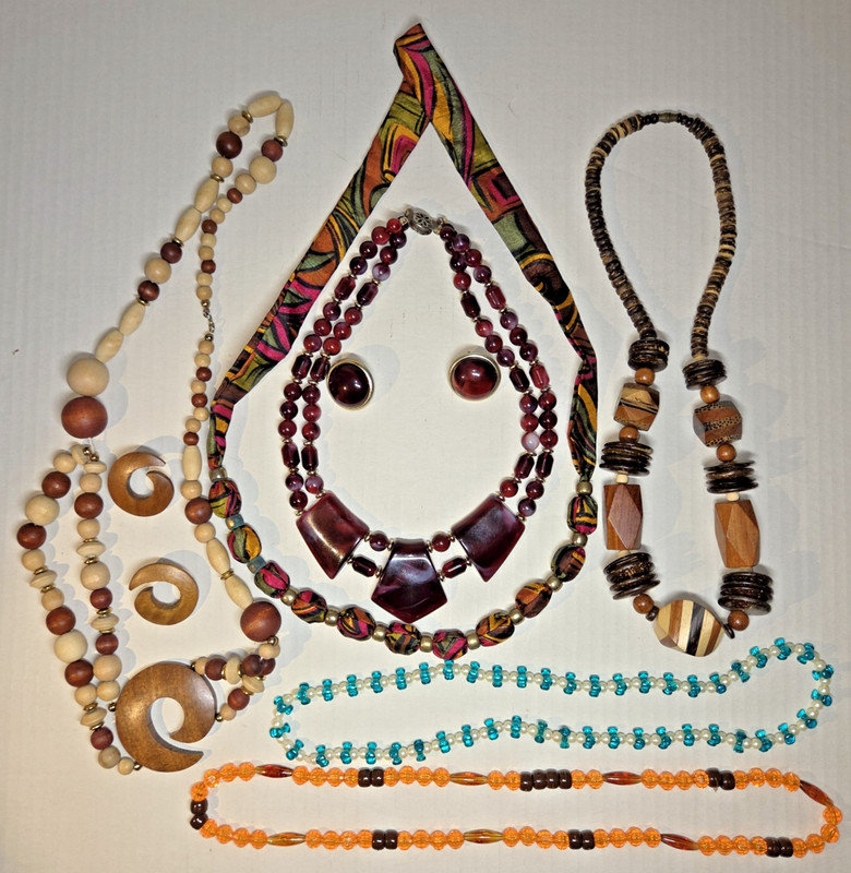 Vintage 60's 70's 80's COSTUME JEWELRY 49 Lot BOHO Hippie Wood Lucite Apple Seed