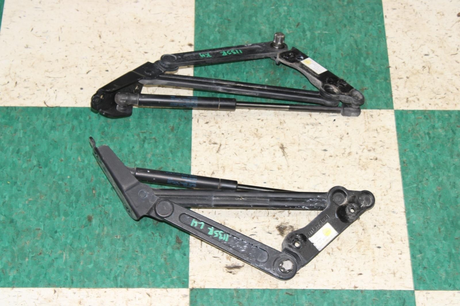 Bentley Flying Spur 2013-2018 Rear Left, right Engine compartment lid hinges Pair