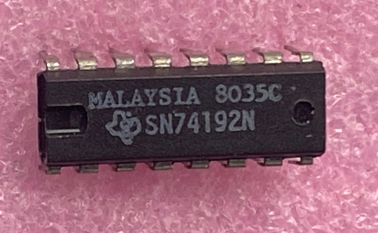 Texas Instruments SN74192N Synchronous 4-bit up-down counters ...