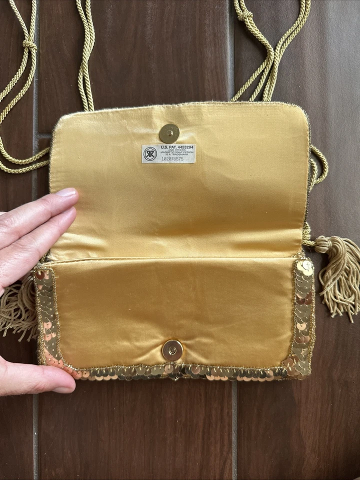 Bolso de noche vintage La Royale dorado con lentejuelas y flecos - mediados de la década de 1980 Foto 2 de 4