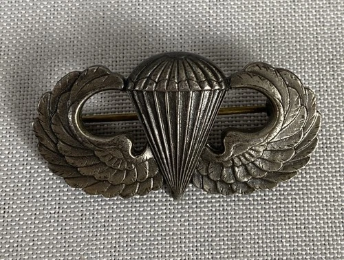 WW2 GEMSCO Sterling Army Airborne Paratrooper Jump Wings Badge Military.