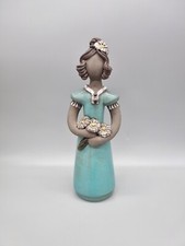 Eine Elbogen Keramik, Malmö, Schweden, Studiokeramik Figur mit Blumen.