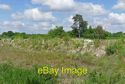 Foto 12x8 Manor Farm Kiesgrube Eversley Cross Das ausgetrocknete Seebett allein c2016