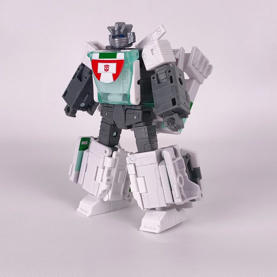 Transformers Origin Wheeljack Complete Legacy United Voyager Class Target - Image 2 of 4