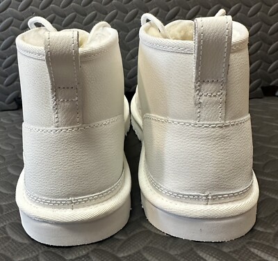 UGG Neumel Boots CHOPD 1129470 Pebbled White Chukka  display picture 1