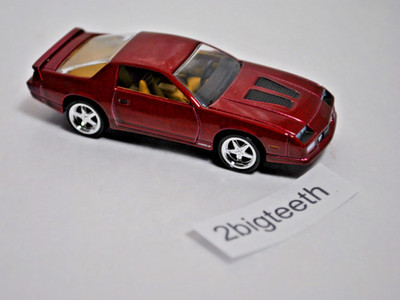 Auto World Deluxe Target Exclusive 1989 89 Chevy Camaro IROC-Z Chevrolet red